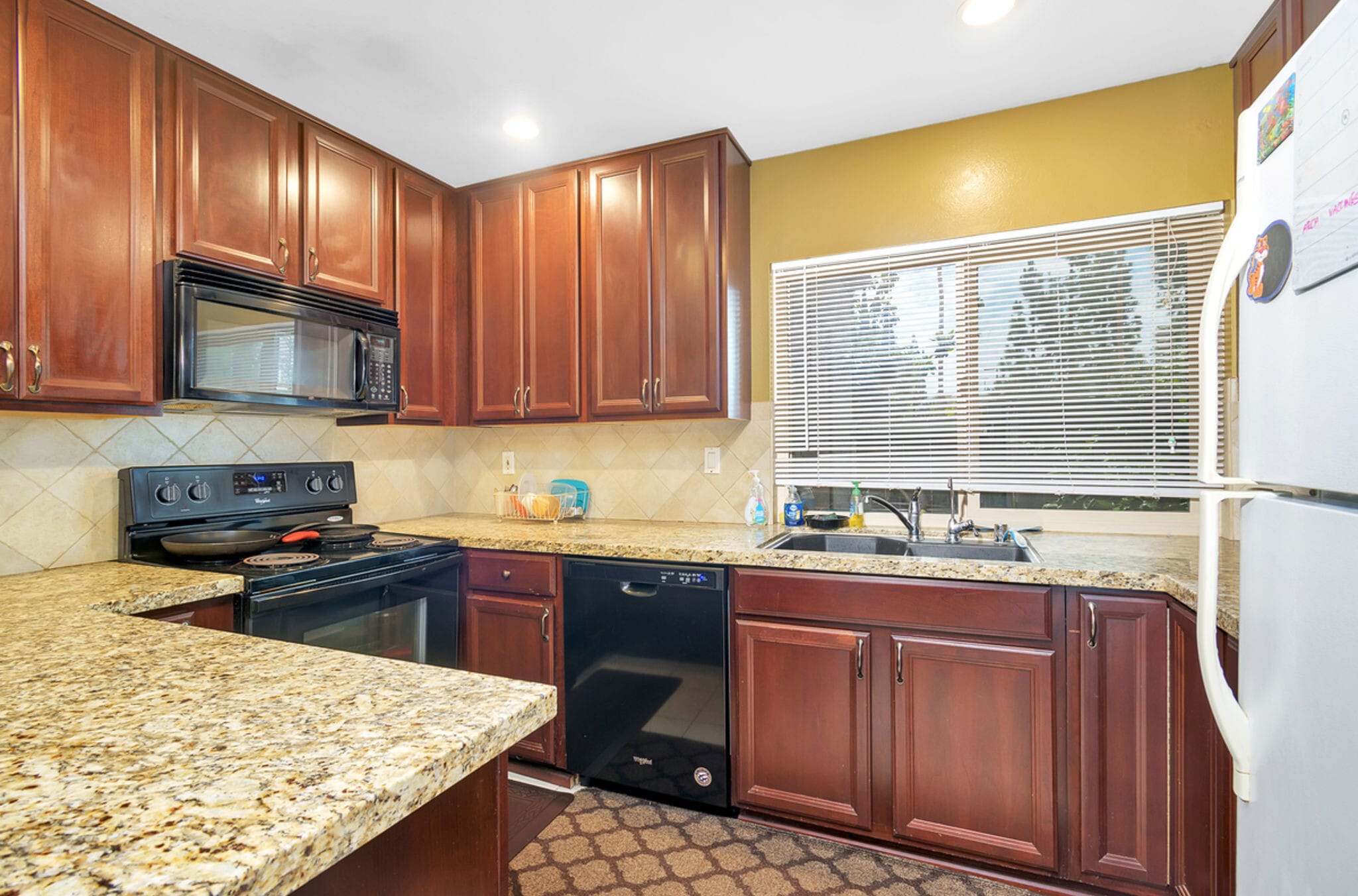 Kitchen - 9514 Easter Way