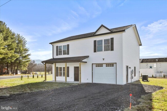 Primary Photo - 118 Windsor Knit Rd