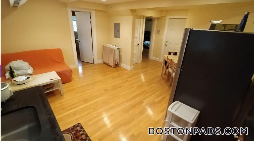 Building Photo - 156 Magazine St