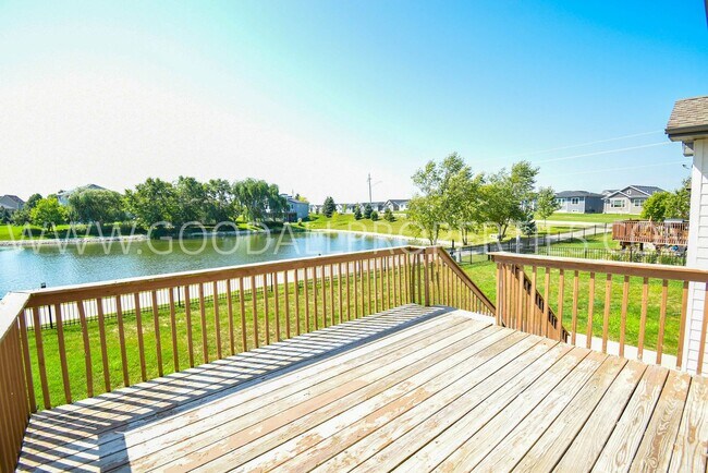 Building Photo - Beautiful 4 Bedroom in Waukee