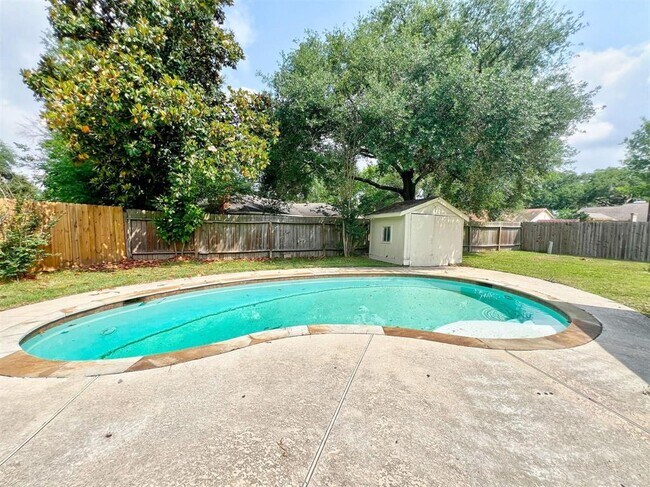 Building Photo - 15810 Stanhope Ct