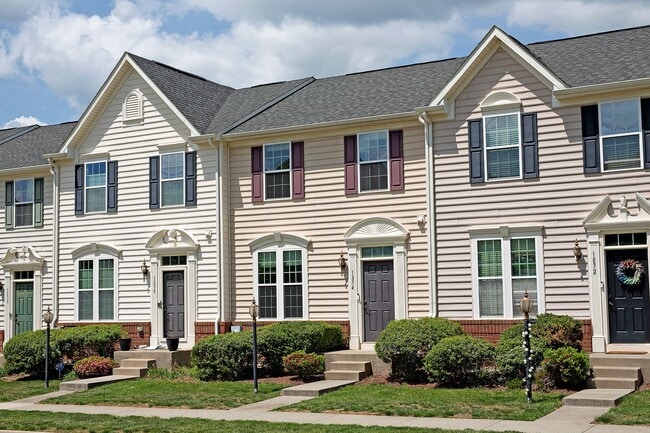 Building Photo - Pavilions at Pantops Townhome With Garage