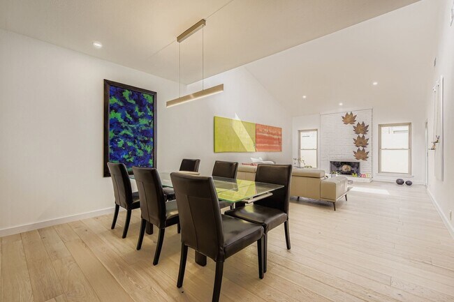 Building Photo - 12364 Montego Plaza