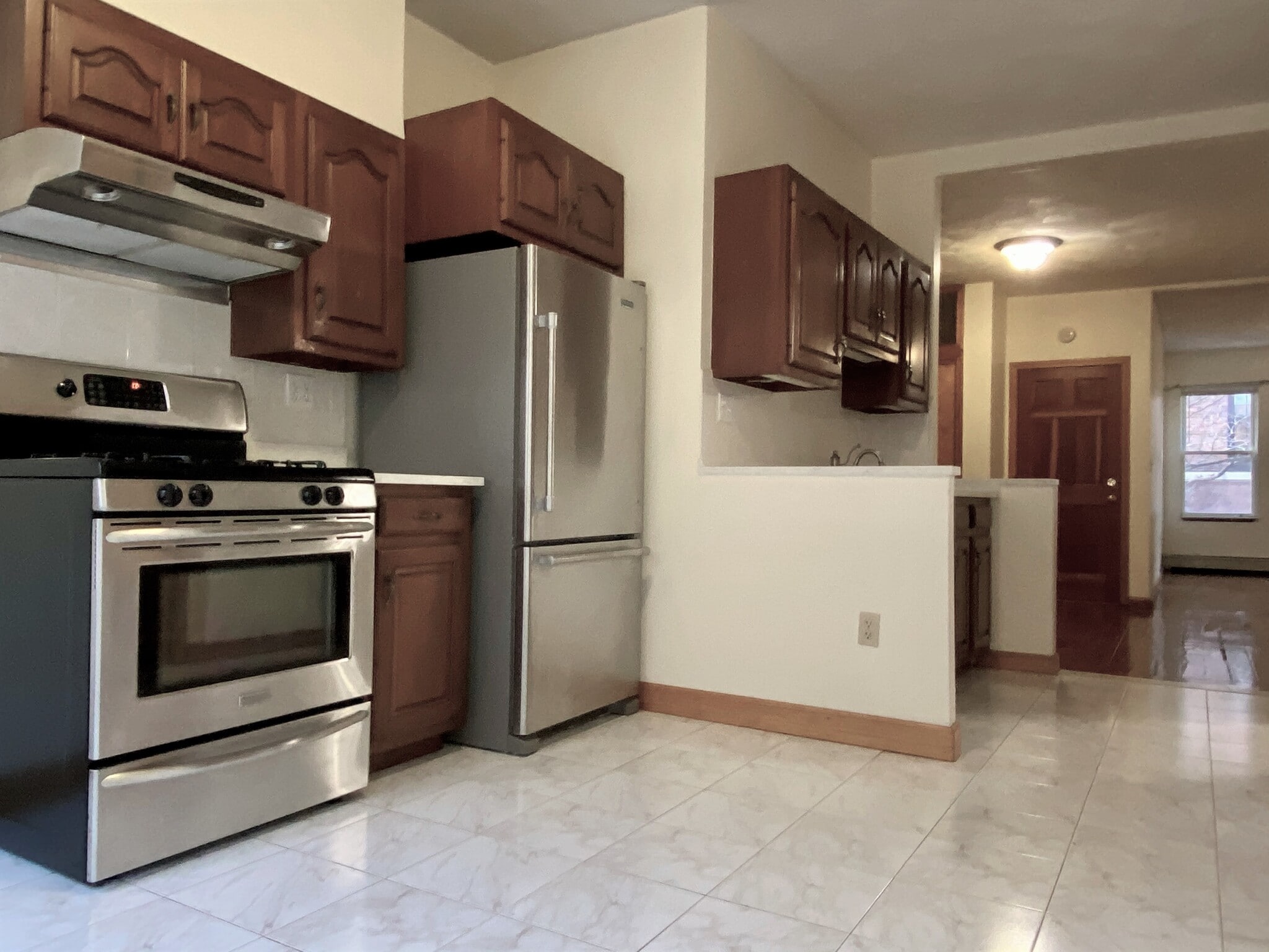 Building Photo - 69 Baldwin St