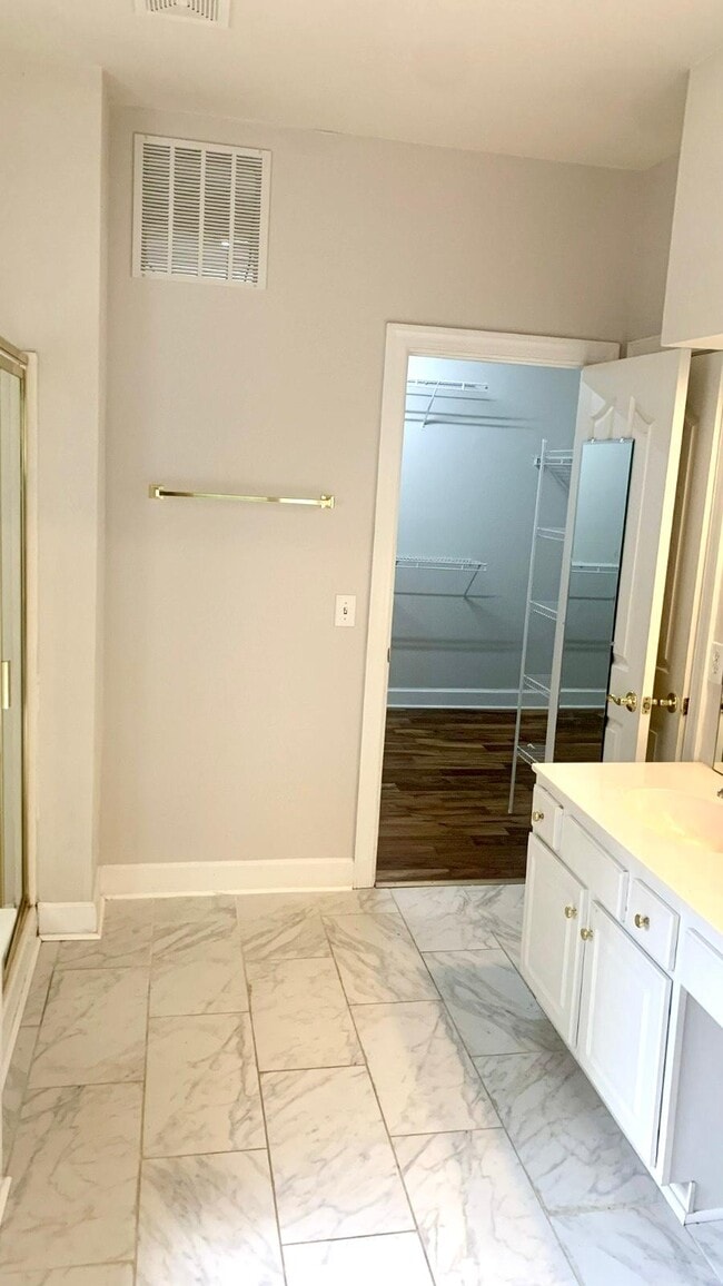 Building Photo - 11106 Knight Castle Dr