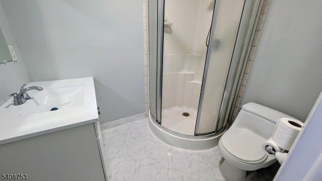 Building Photo - 104 Bluebird Dr