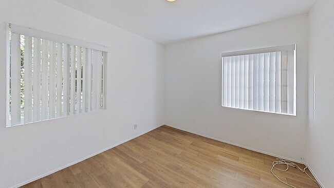 Building Photo - Beautiful  4+2 GRANADA HILLS HOME