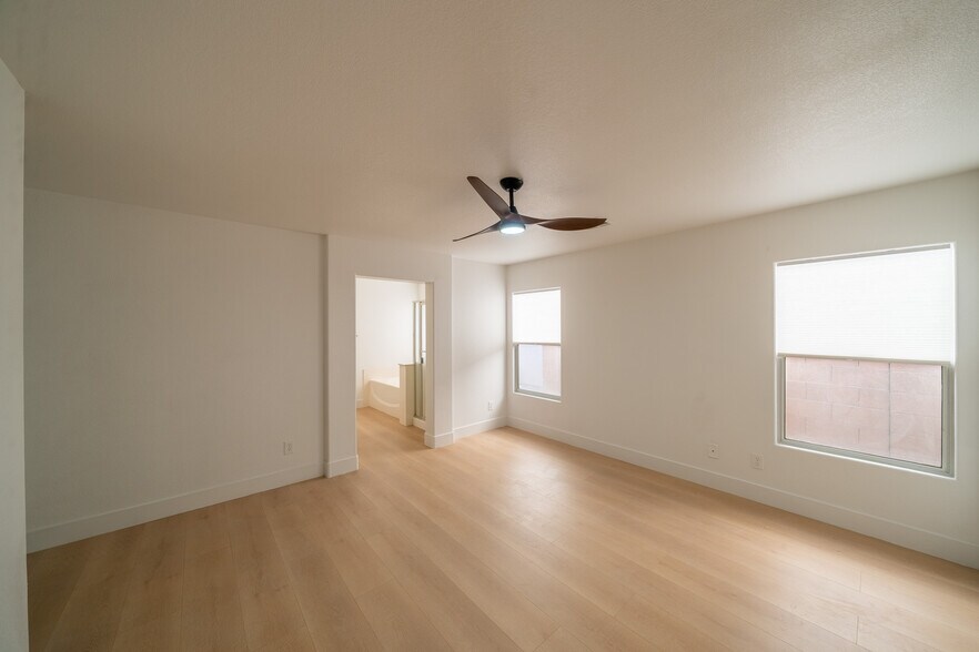 Building Photo - 504 Lacabana Beach Drive