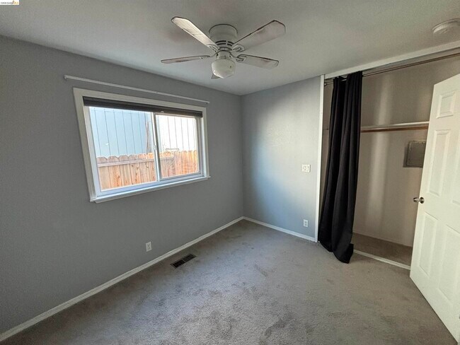 Building Photo - 5250 Riverlake Rd