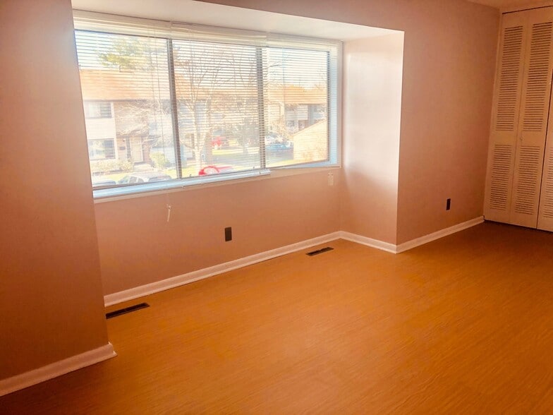 Building Photo - 63 Covington Dr