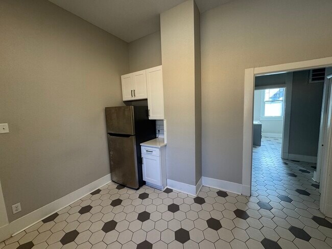 Building Photo - Totally updated 2 Bedroom 1 1/2 Bathroom Home Near UAMS