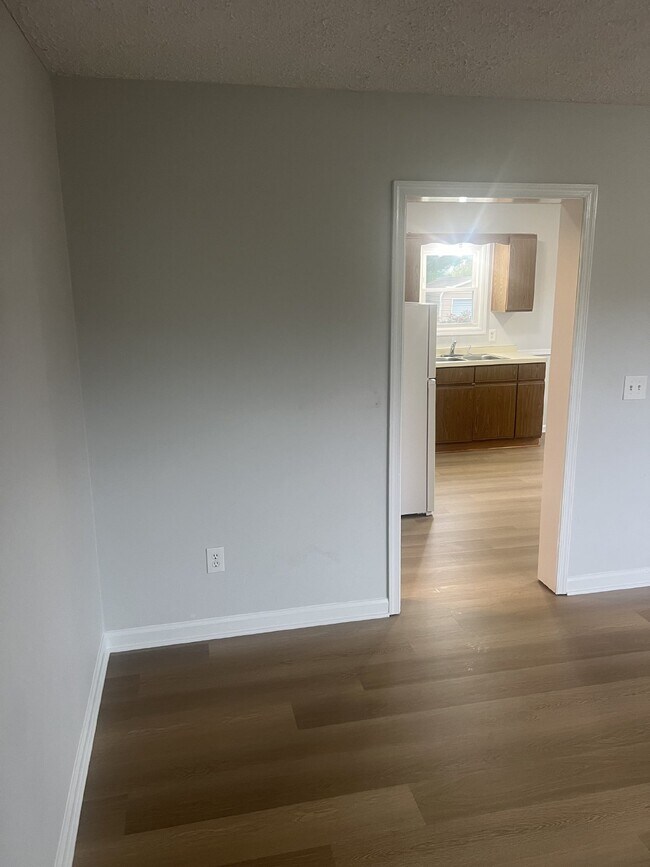 Building Photo - 204 Powell St