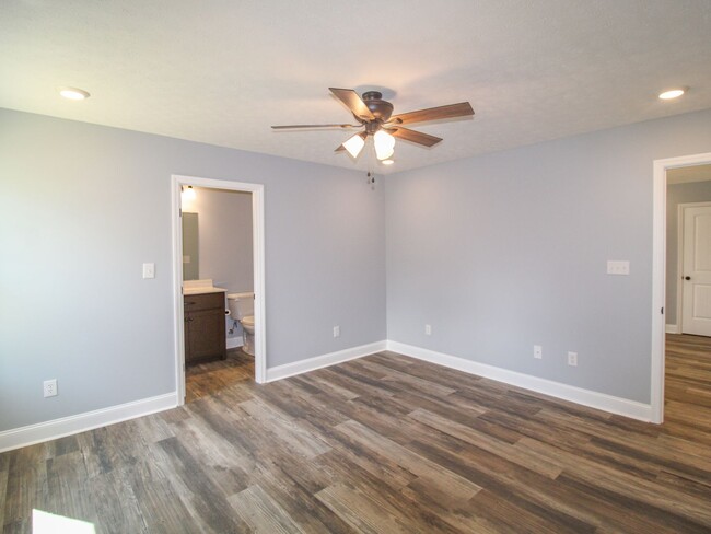 Building Photo - **RENT SPECIAL**1ST MONTH FREE** Great Qui...