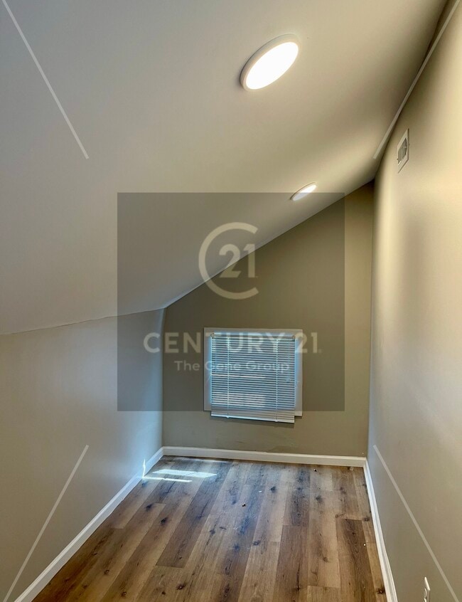 Building Photo - 319 Wyoming St