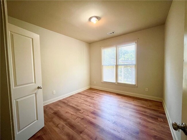 Building Photo - 2620 Village Chase Dr NW