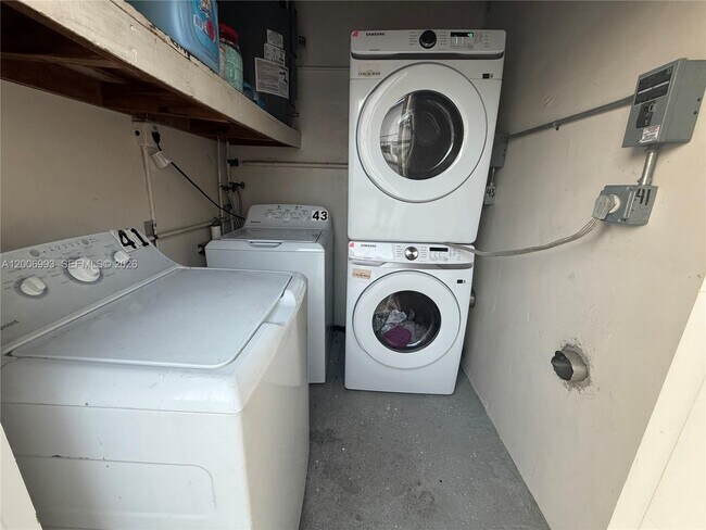 Building Photo - 43 NW 76th Ave