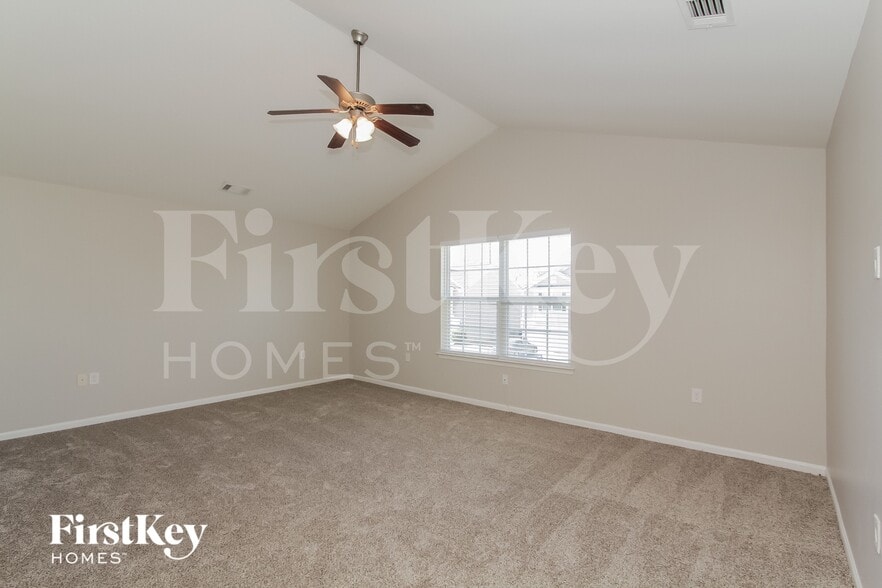 Building Photo - 301 Lind Point Ln