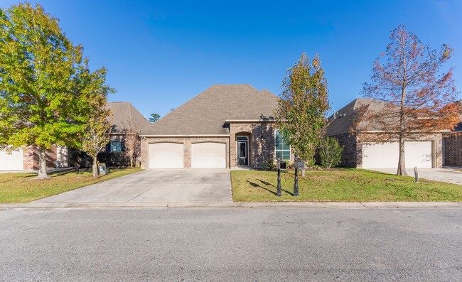 Building Photo - 3 Bedroom House in Denham Springs