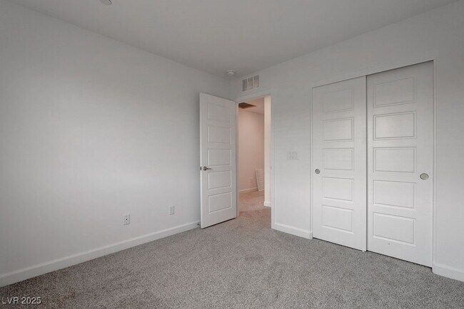 Building Photo - 931 Watford Pl