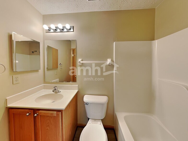 Building Photo - 7474 Heaton Cir