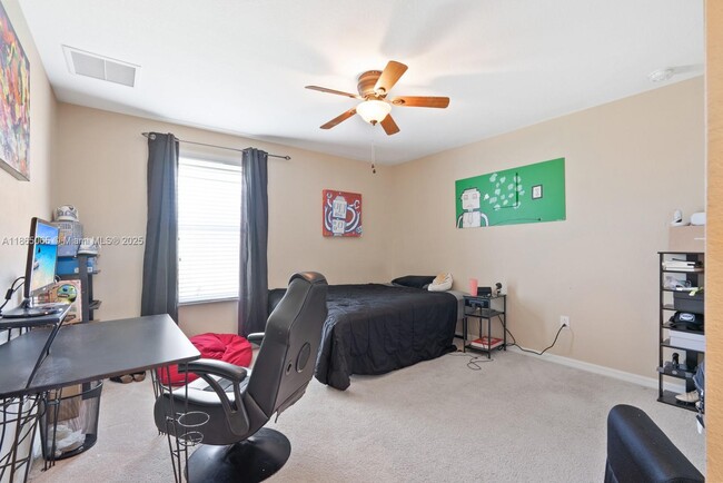 Building Photo - 2330 Heydon Cir E