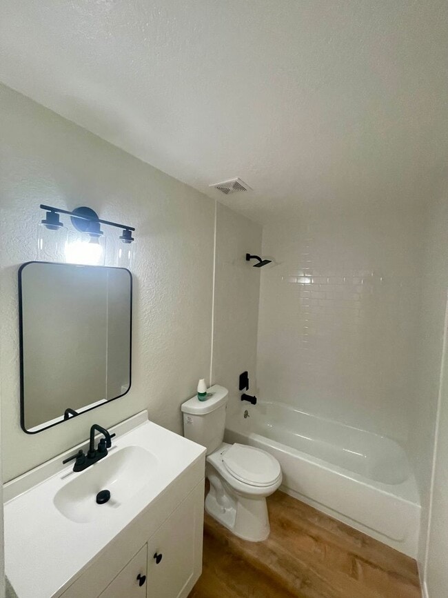 Building Photo - Renovated 3-Bed Home with Modern Upgrades ...