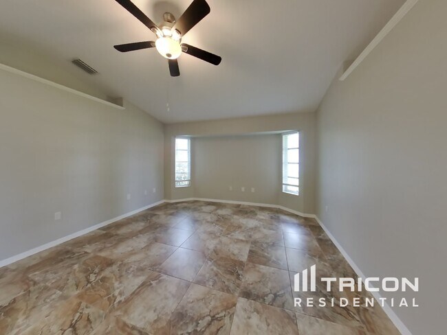 Building Photo - 23135 Langdon Ave