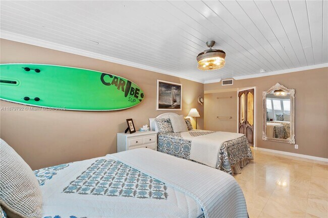 Building Photo - 3550 Galt Ocean Dr