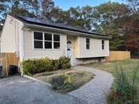 Building Photo - 31 Beach Ln