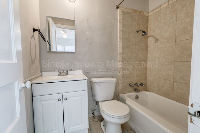 Building Photo - 7107 NW 39th St