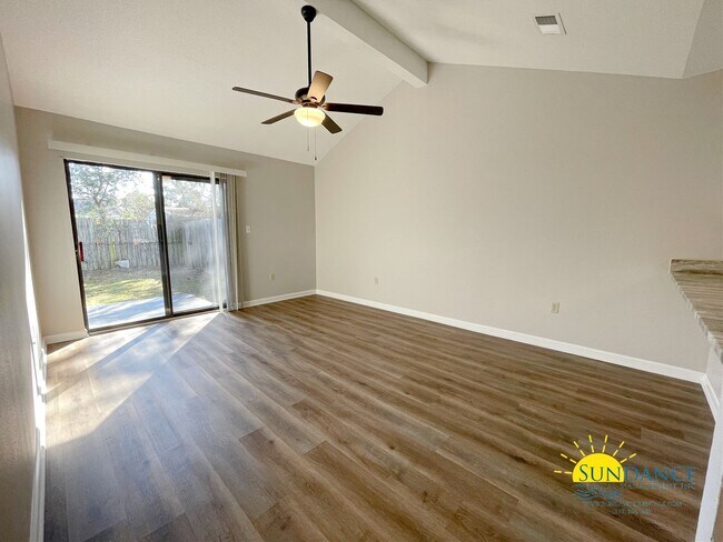 Building Photo - Magnificent 2 Bedroom Townhouse in Fort Walton Beach