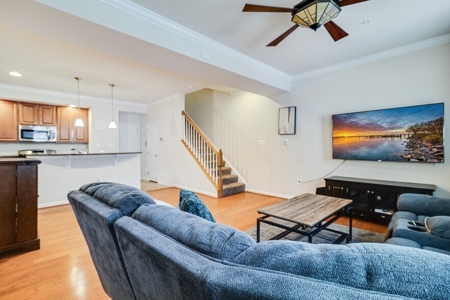 Building Photo - 1315 Cheswick Ln