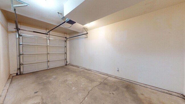 Building Photo - 294 E Cobblecreek Dr