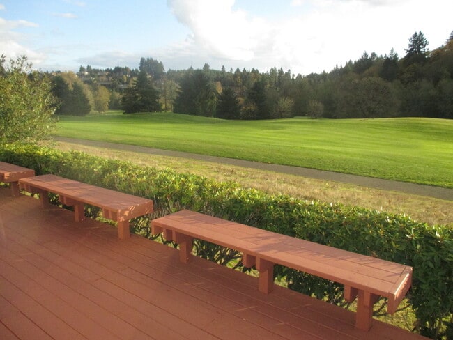 Building Photo - South Salem Home on Creekside Golf Course