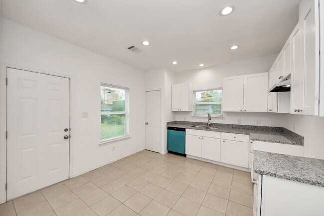 Building Photo - 9210 Wheatley St