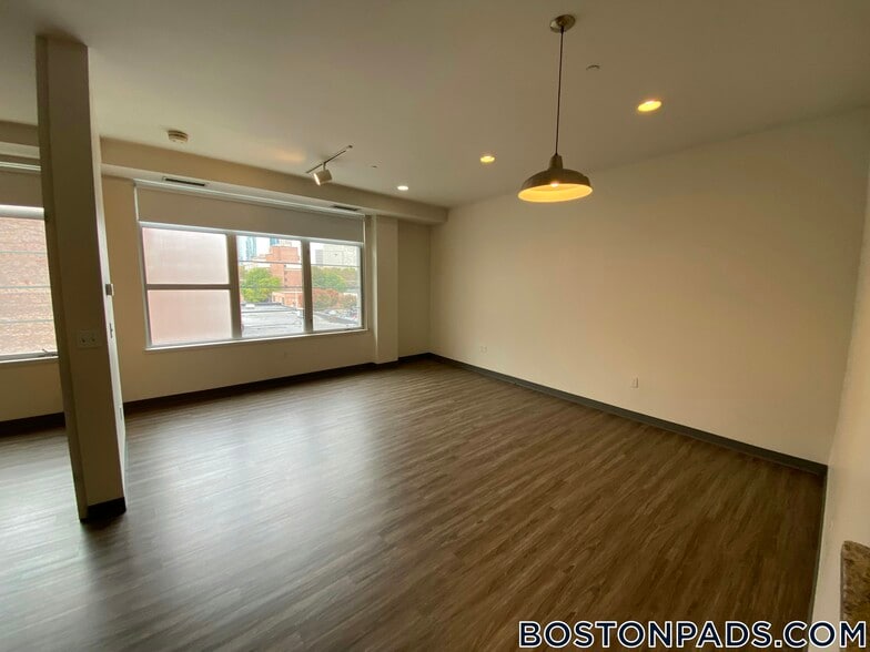 Building Photo - 160 E Berkeley St