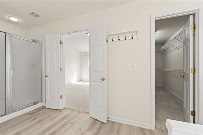 Building Photo - 915 Wendlebury Ct