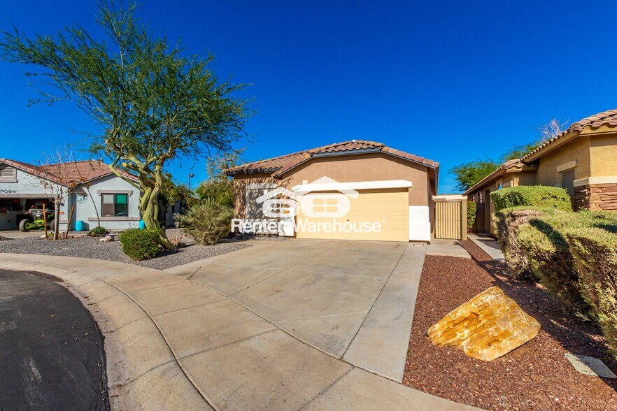 Building Photo - 17088 W Lundberg St