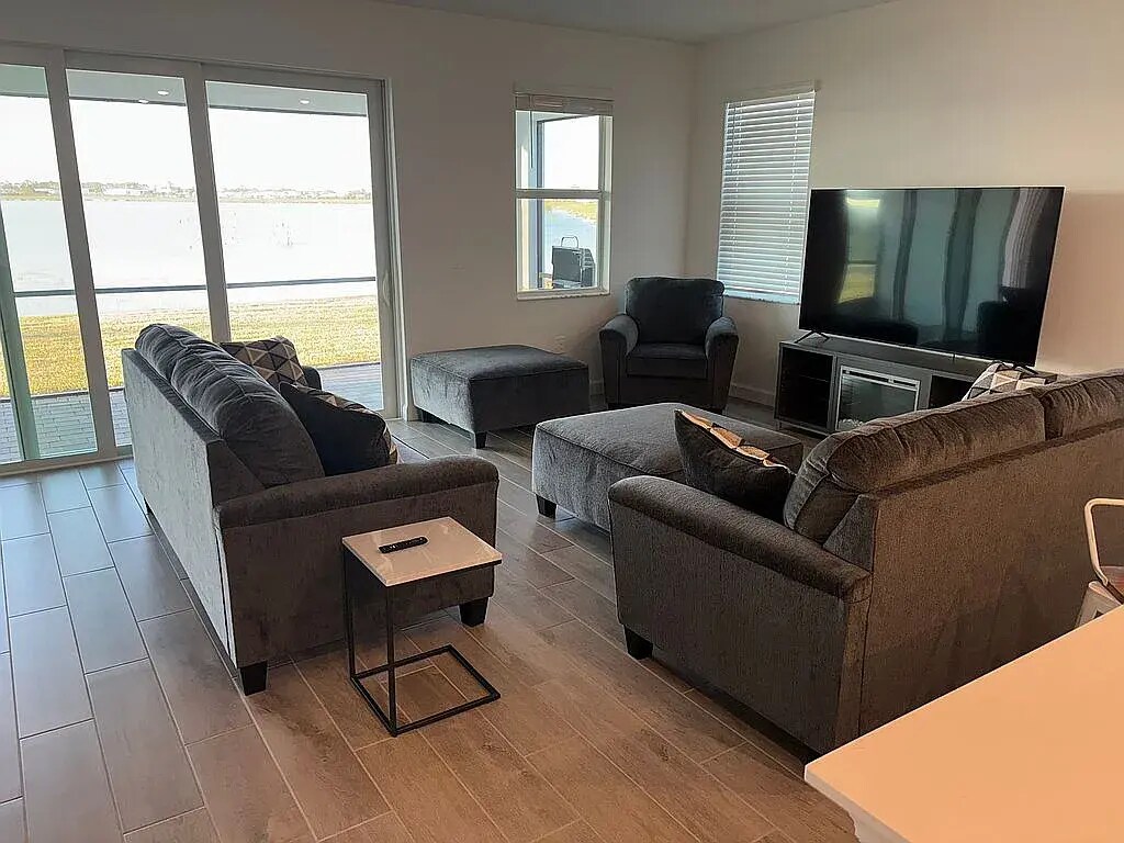 Building Photo - 8256 Shore Lake Dr