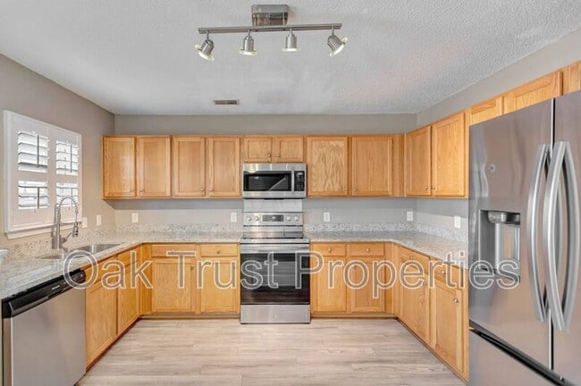 Building Photo - 196 Wildberry Ln