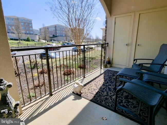 Building Photo - 213 Cornerstone Dr