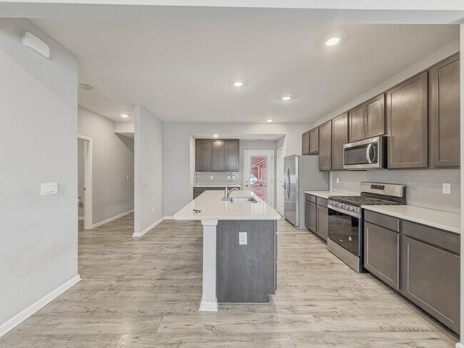 Building Photo - 2557 Plano Dr