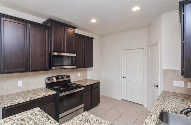 Building Photo - 21022 Echo Manor Dr