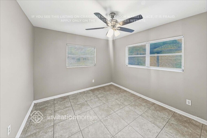 Building Photo - 12160 Croft Dr N