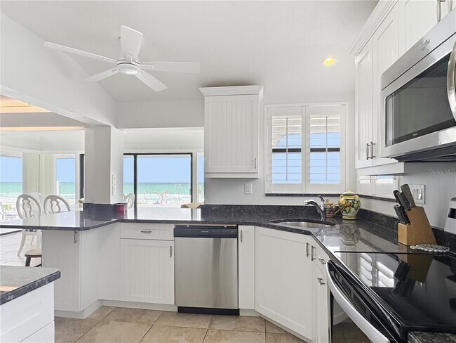 Building Photo - 2823 Gulf of Mexico Dr