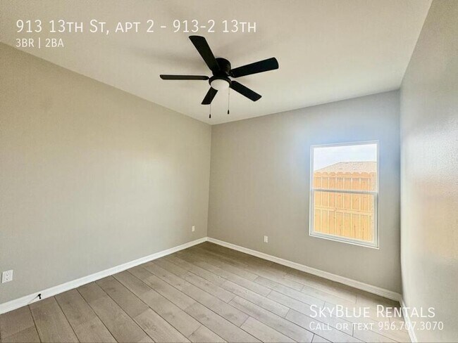 Building Photo - 913 S 13th St