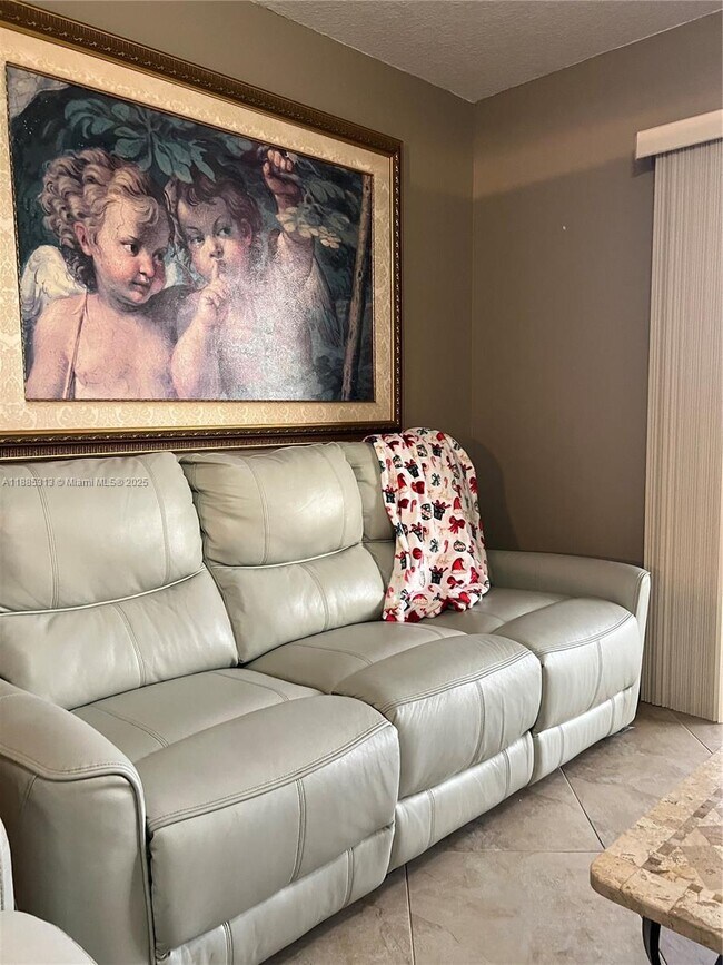 Building Photo - 12550 SW 15th St