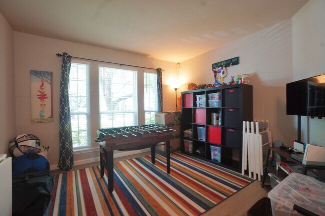 Building Photo - 3001 Bernardino Cove