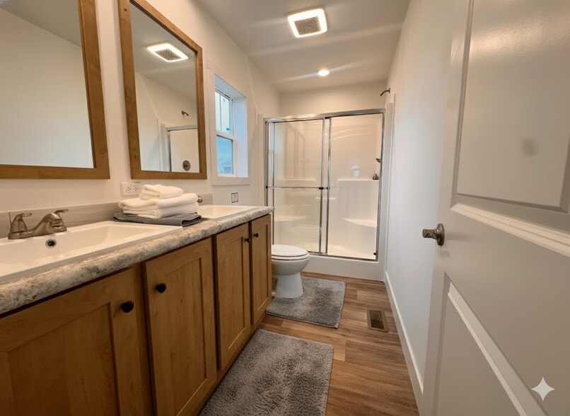 Building Photo - 15 Cavalier St N