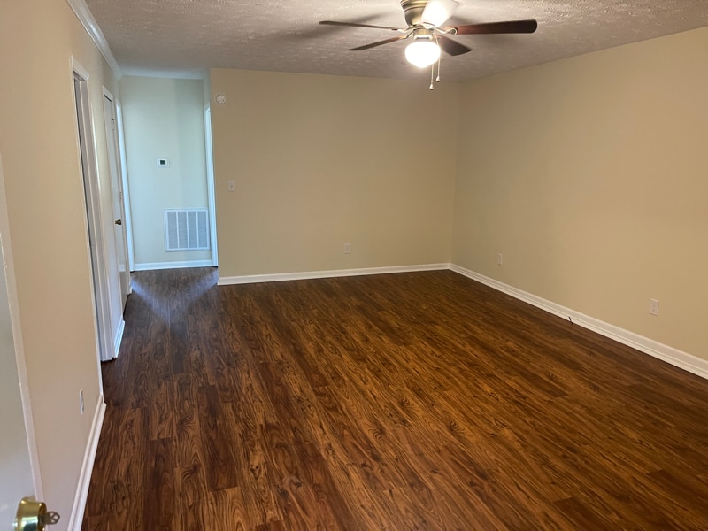 Building Photo - 1021 Fall Creek Rd